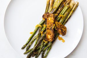 roasted_asparagus_with_halloumi_and_citrus_honey_drizzle_300_SC1013