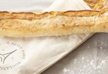Ô Petit Paris Baguettes in bag