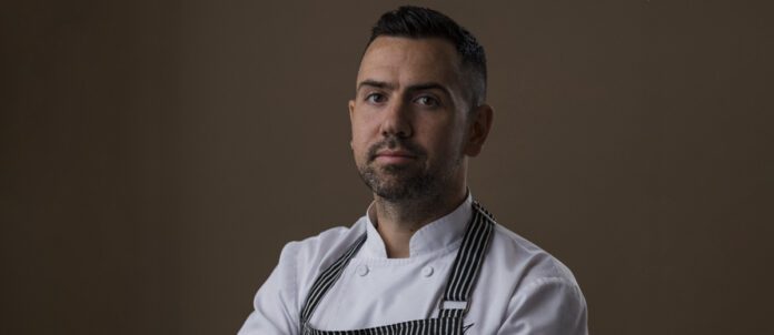 Photo of Chef Mike Robbins