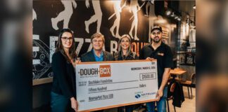 (L to R): Catherine Chown, associate manager of Events, Corporate & Community Partnerships, Southlake Regional Health Centre Foundation; Tom Vegh, Deputy Mayor; Tina Sinfarosa, director of Marketing; and Sagar Arora, franchise owner.