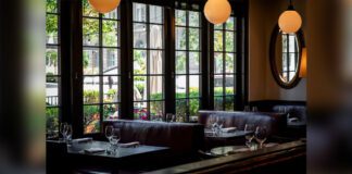 Photo of Biff’s Bistro dining booths